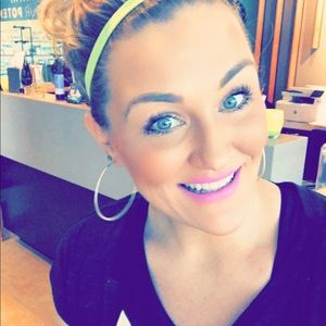 Meet your Posher, Kari